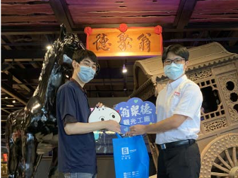 觀光工廠鄰近山區，大雨後大量螞蟻入侵